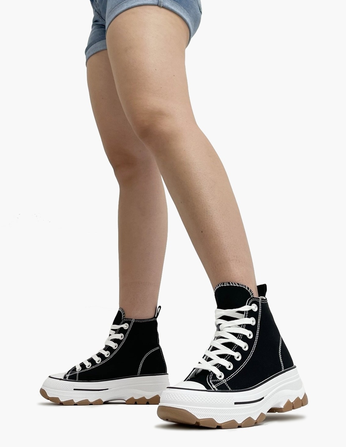 Zapatillas negras abotinadas X