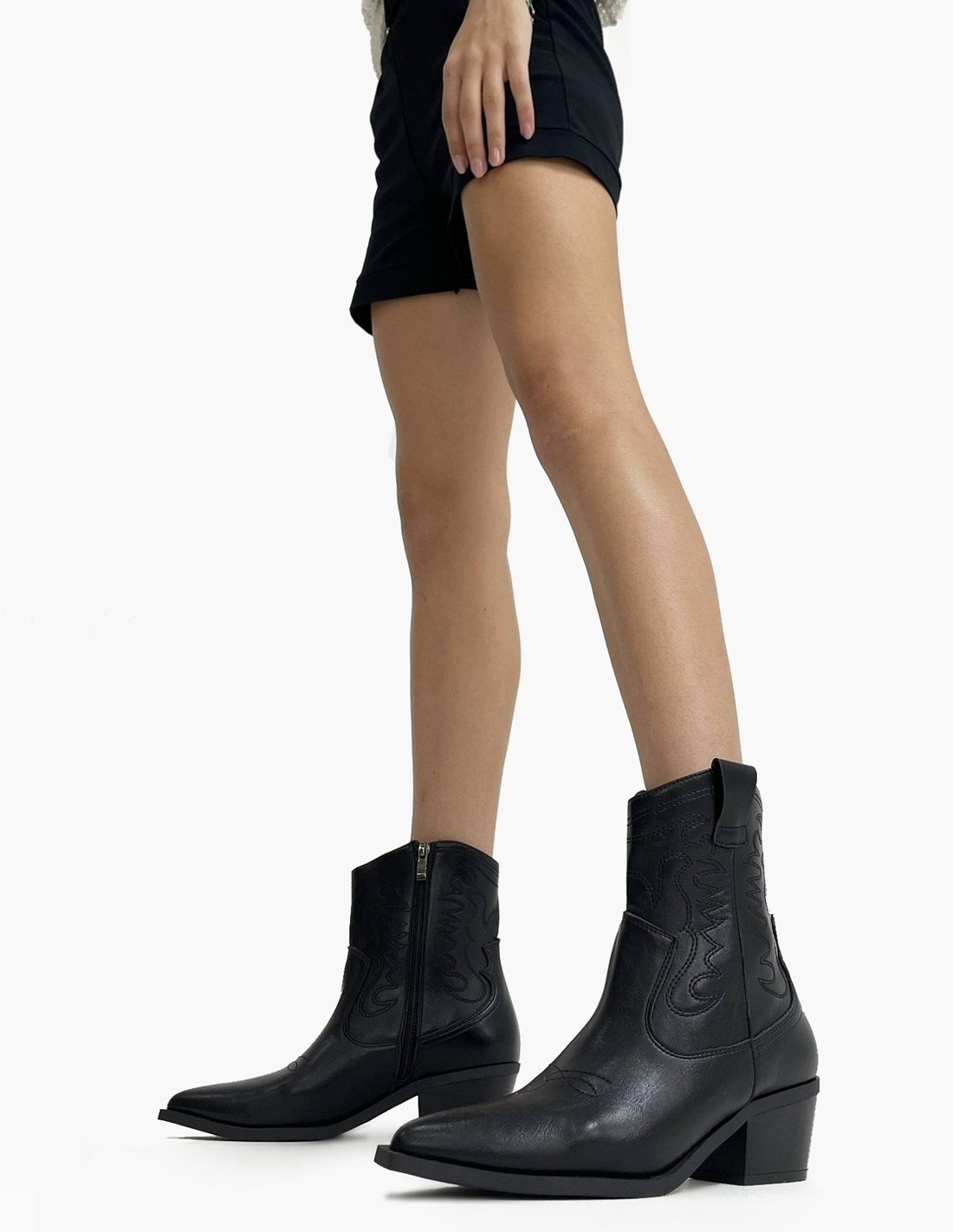Botines Camperos Negros de...